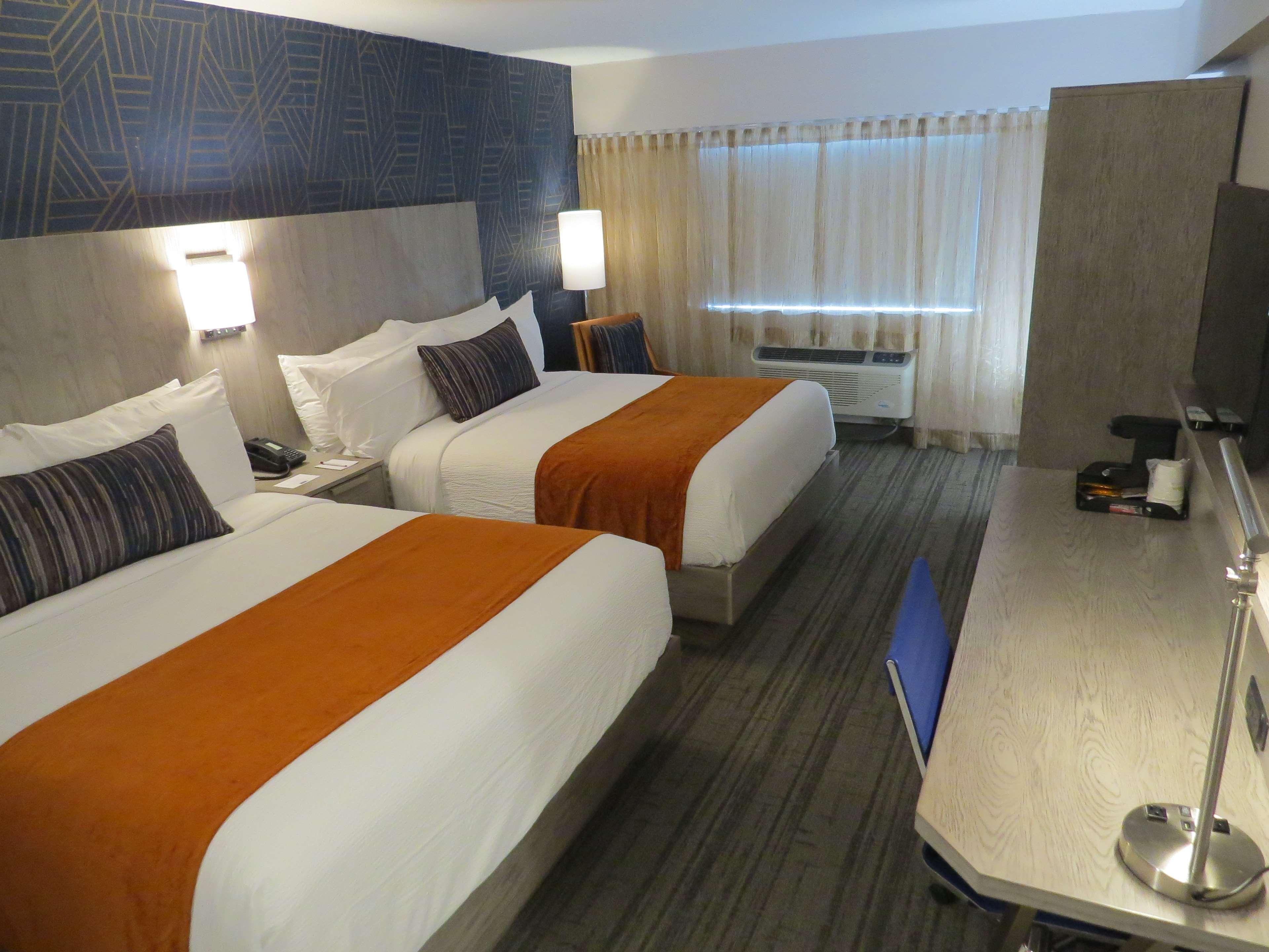 Best Western Plus Landmark Inn Laconia Esterno foto