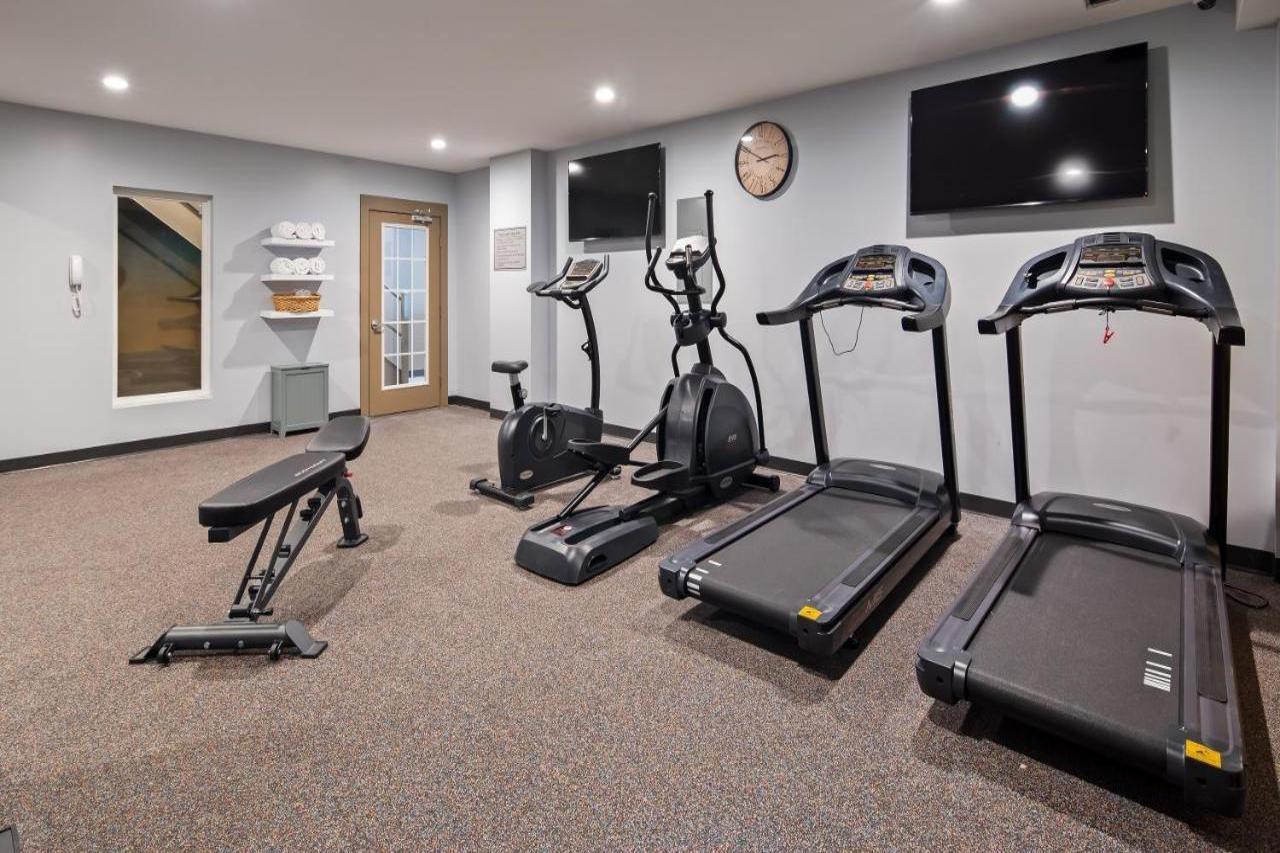 Best Western Plus Landmark Inn Laconia Esterno foto