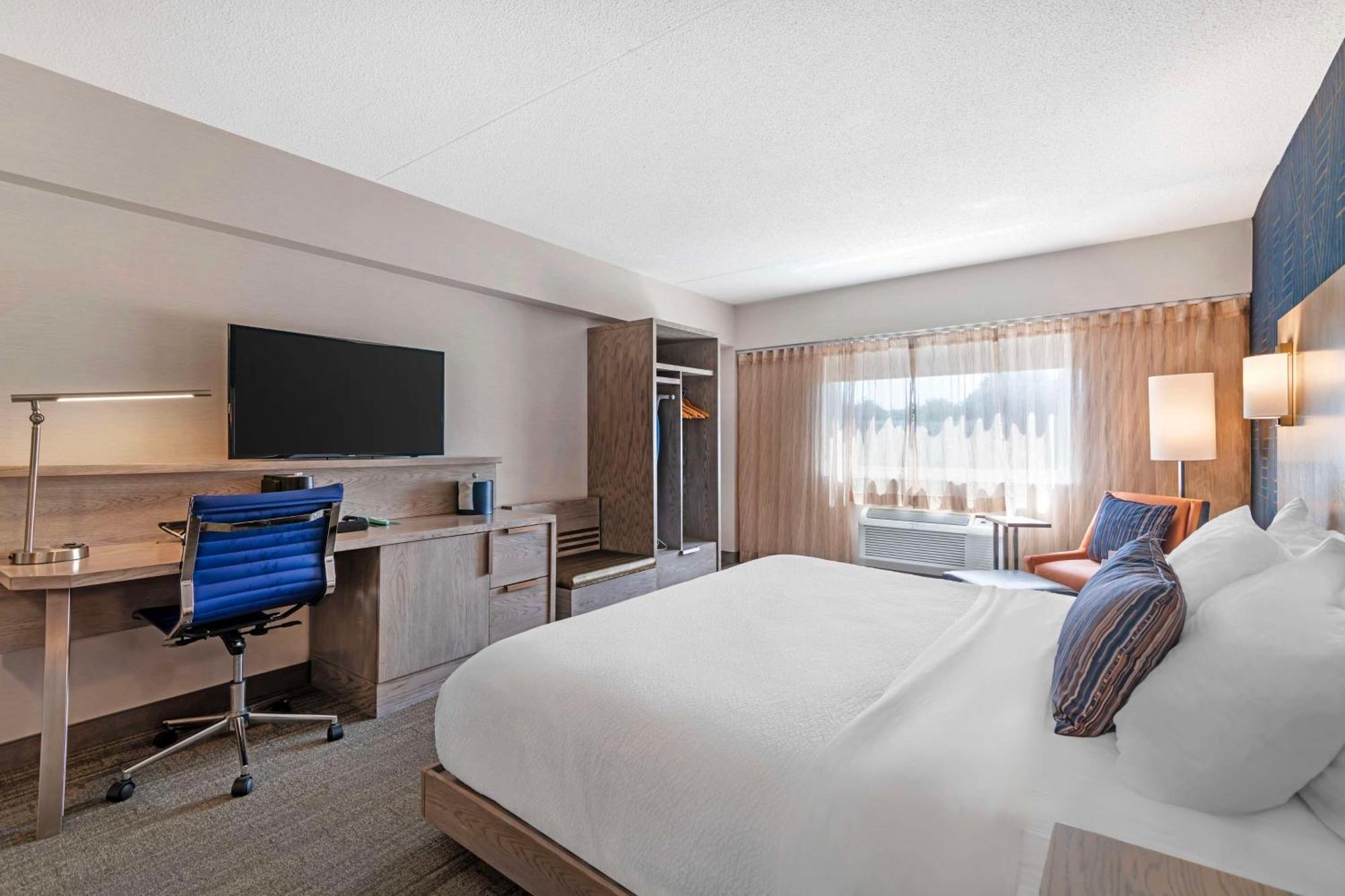 Best Western Plus Landmark Inn Laconia Esterno foto