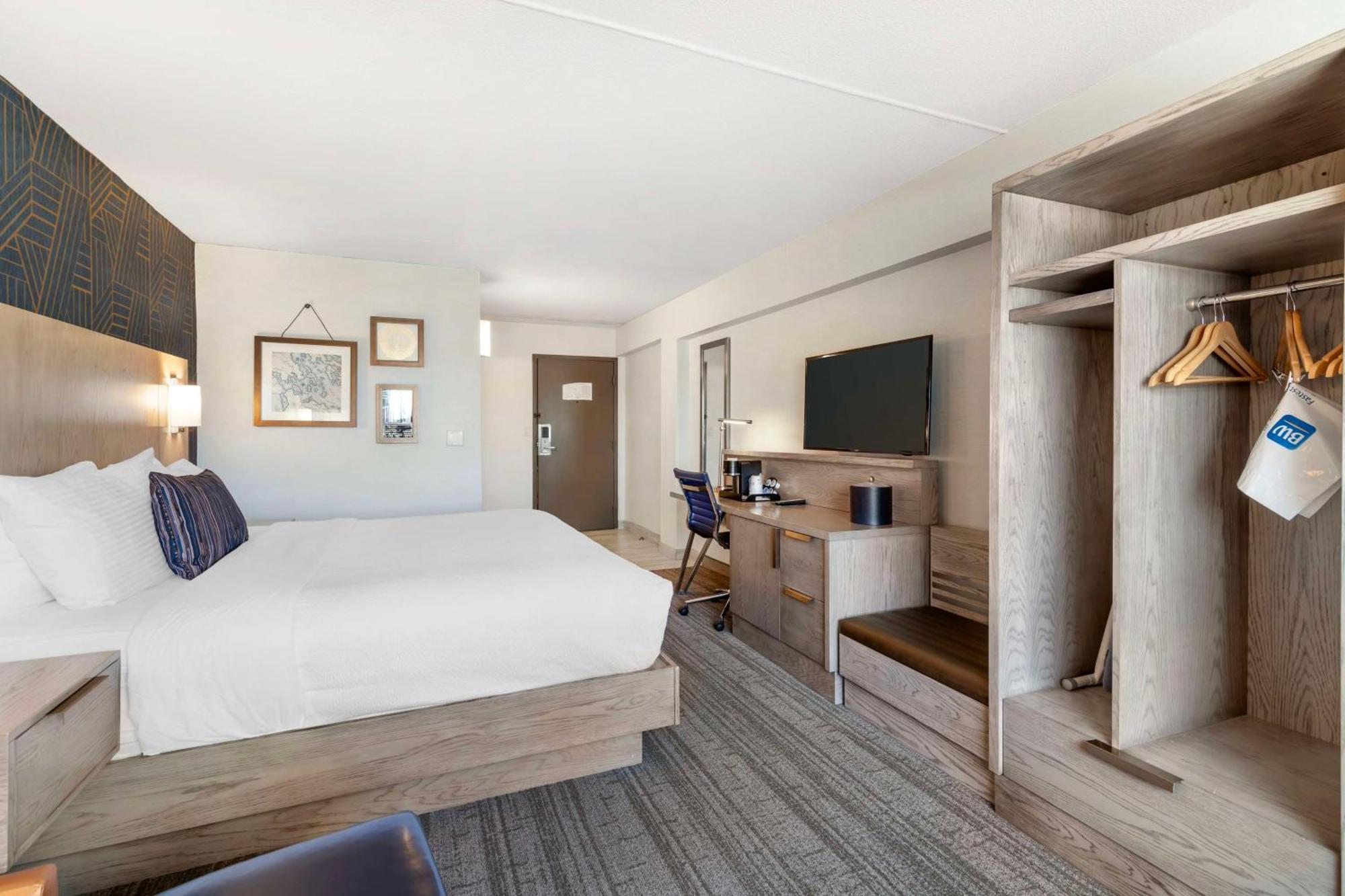 Best Western Plus Landmark Inn Laconia Esterno foto