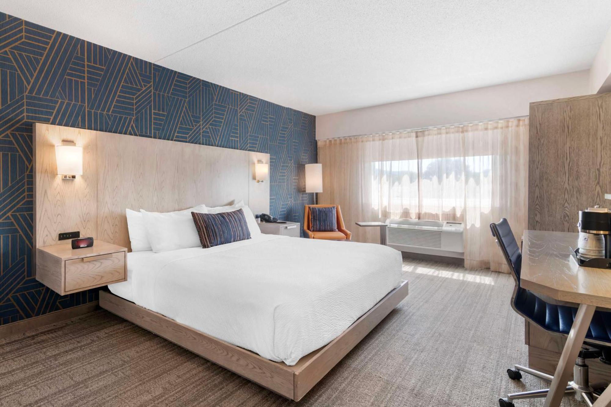 Best Western Plus Landmark Inn Laconia Esterno foto