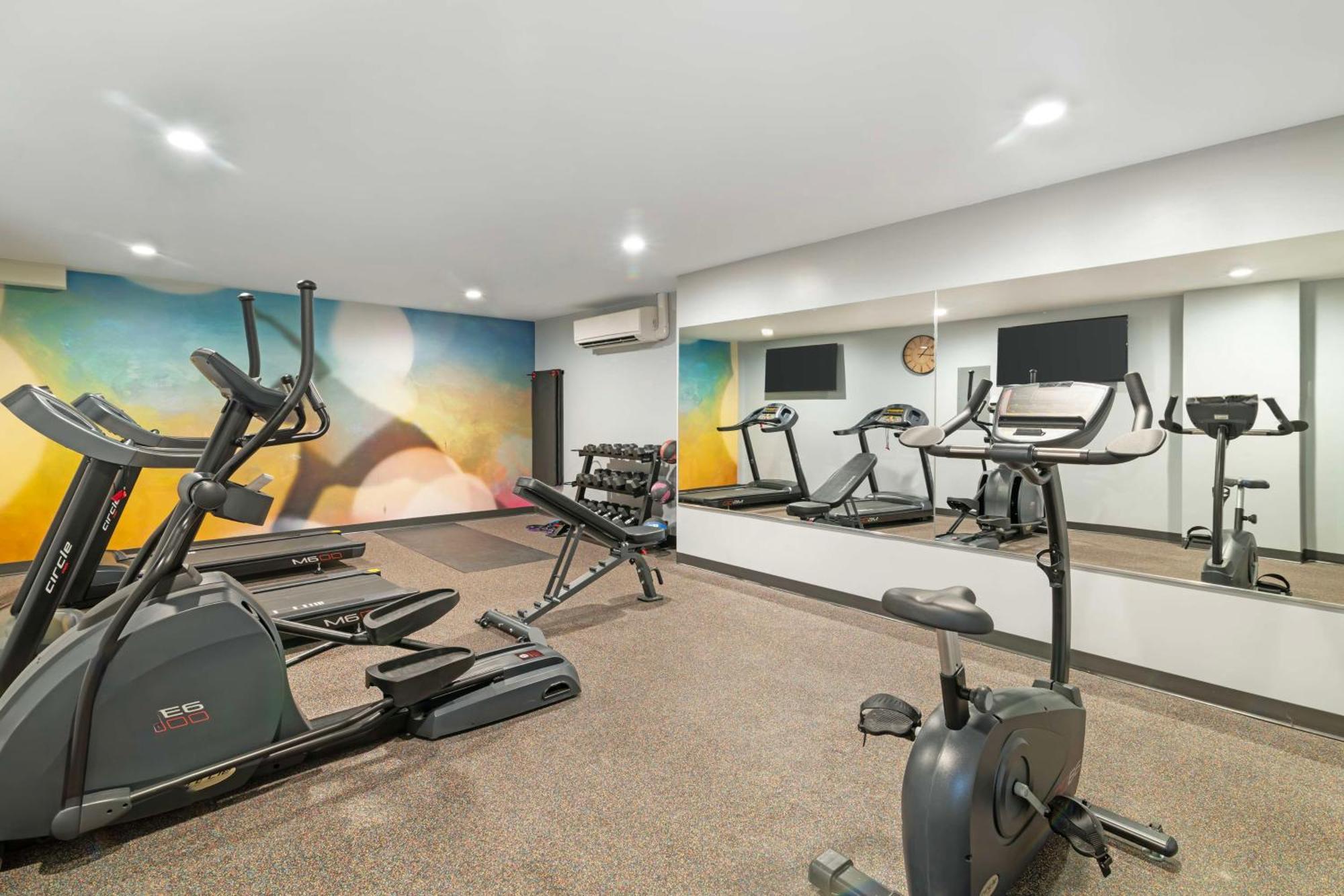 Best Western Plus Landmark Inn Laconia Esterno foto